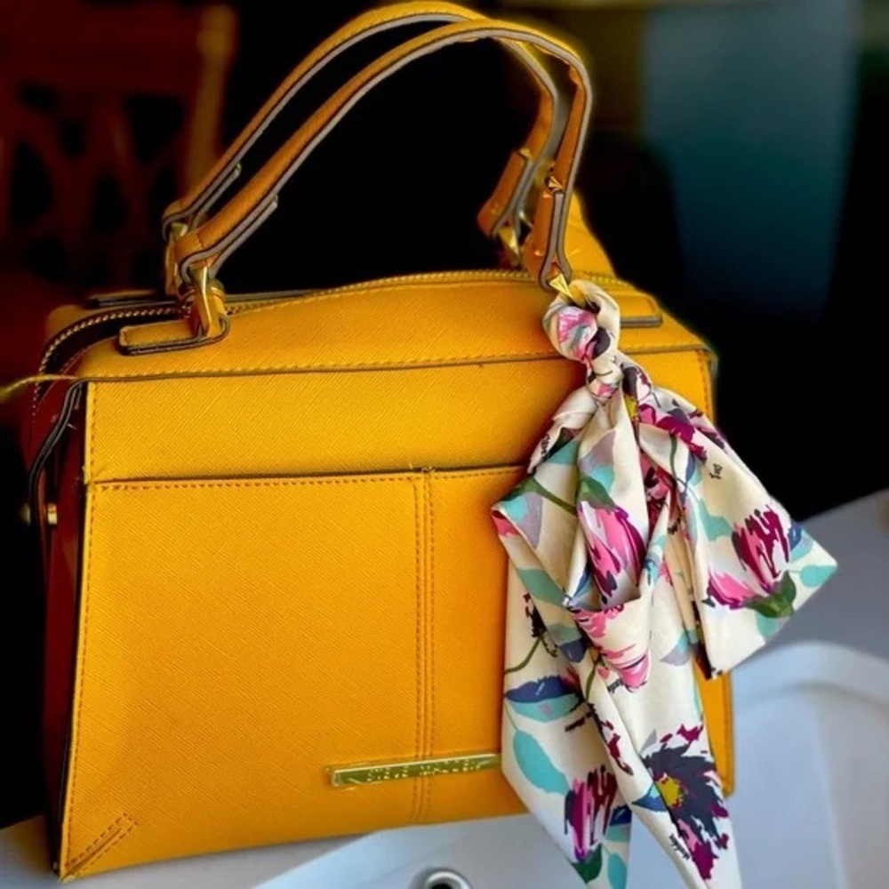 Steve Madden breeze bag